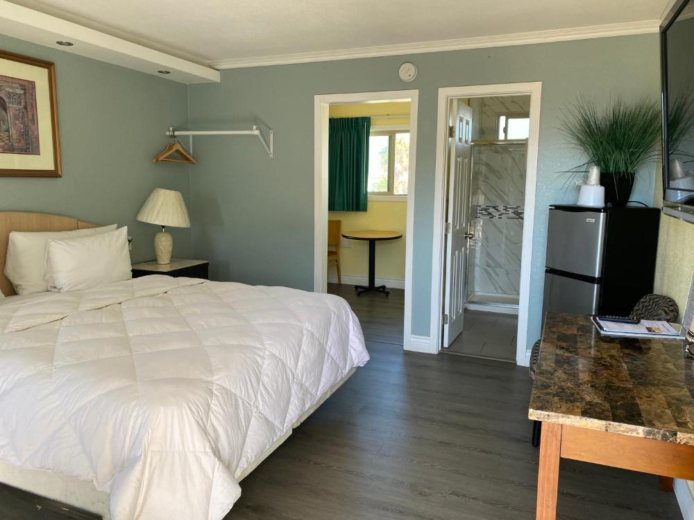 Deluxe King Room