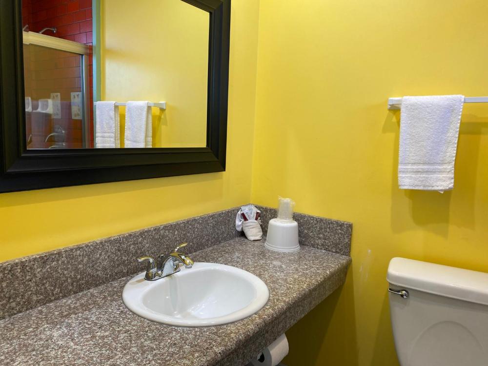 Room image 4