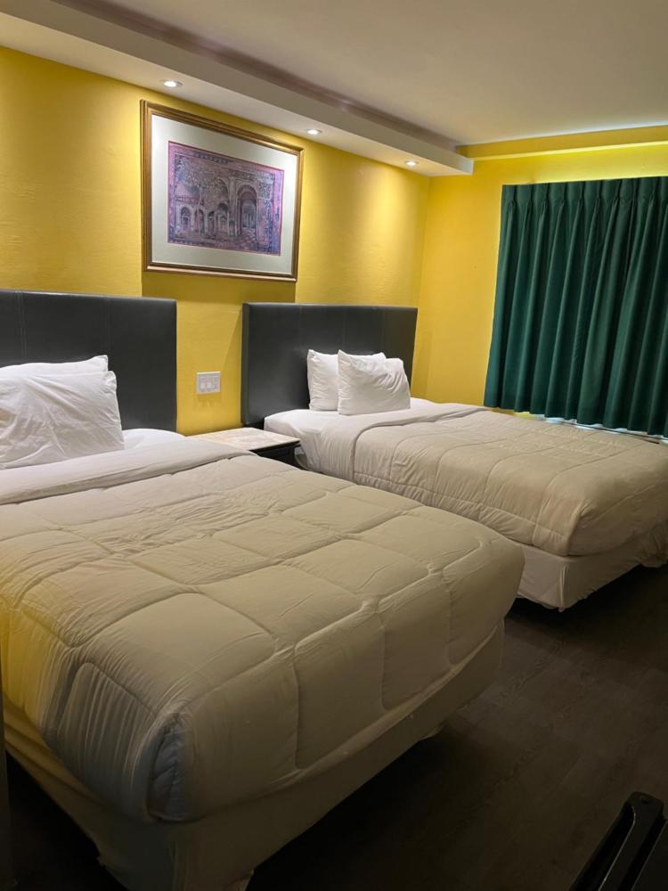 Room image 3