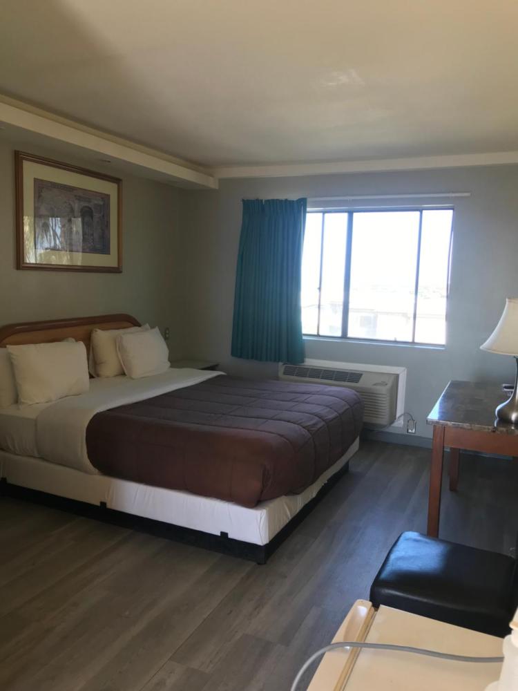 Room image 4
